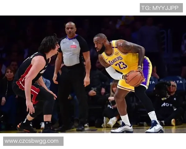 湖人热火2020总决赛第二场精彩回顾与关键时刻分析 湖人热火2020总决赛第二场精彩回顾与关键时刻分析