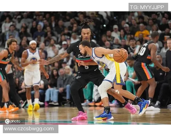 4月27日NBA季后赛激战马刺与小牛展开生死对决争夺晋级资格 4月27日NBA季后赛激战马刺与小牛展开生死对决争夺晋级资格